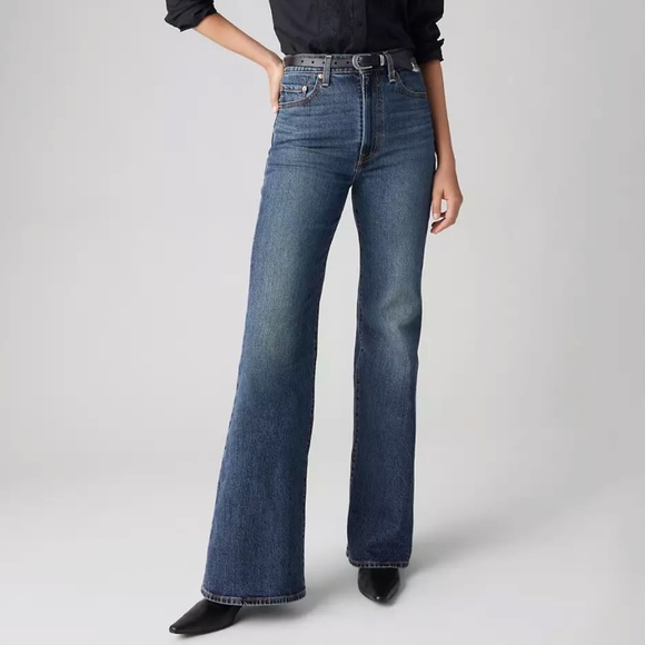 Levi's Dark Blue Ribcage Bell Women's Jeans Size 32 - Picture 3 of 16